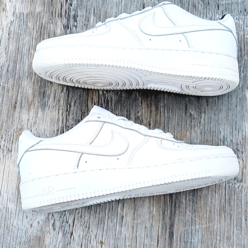 Nike Air Force 1 07 LV8 Streetwear/Lifestyle Shoes Size 6.5 Youth/8 Women - Picture 5 of 9